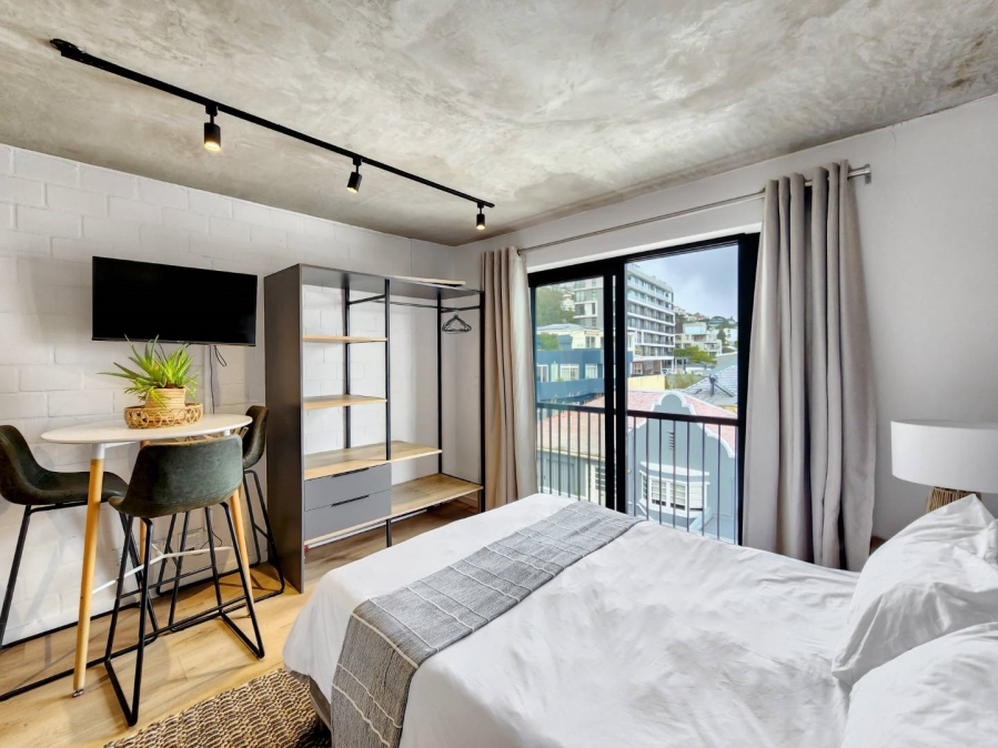 1 Bedroom Property for Sale in Sea Point Western Cape